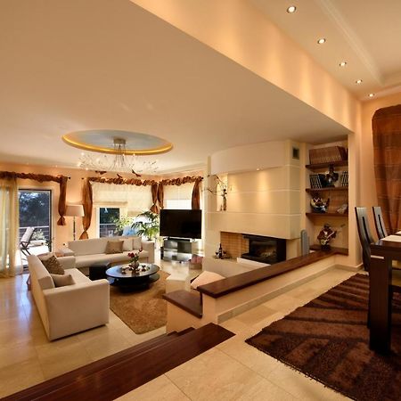 Villa Magic Perla กูเวีย ภายนอก รูปภาพ
