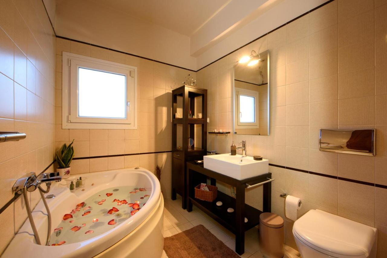 Villa Magic Perla กูเวีย ภายนอก รูปภาพ