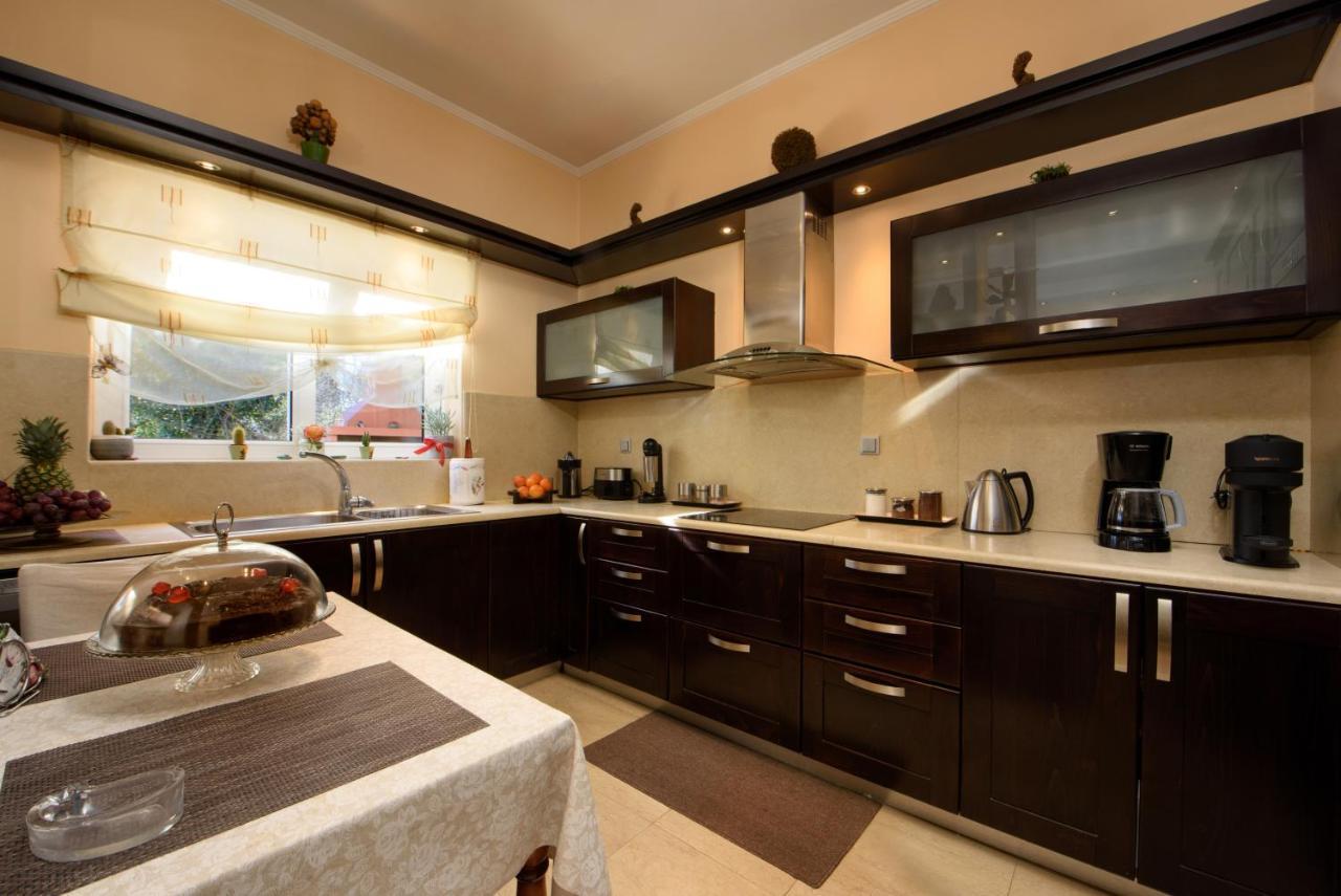 Villa Magic Perla กูเวีย ภายนอก รูปภาพ