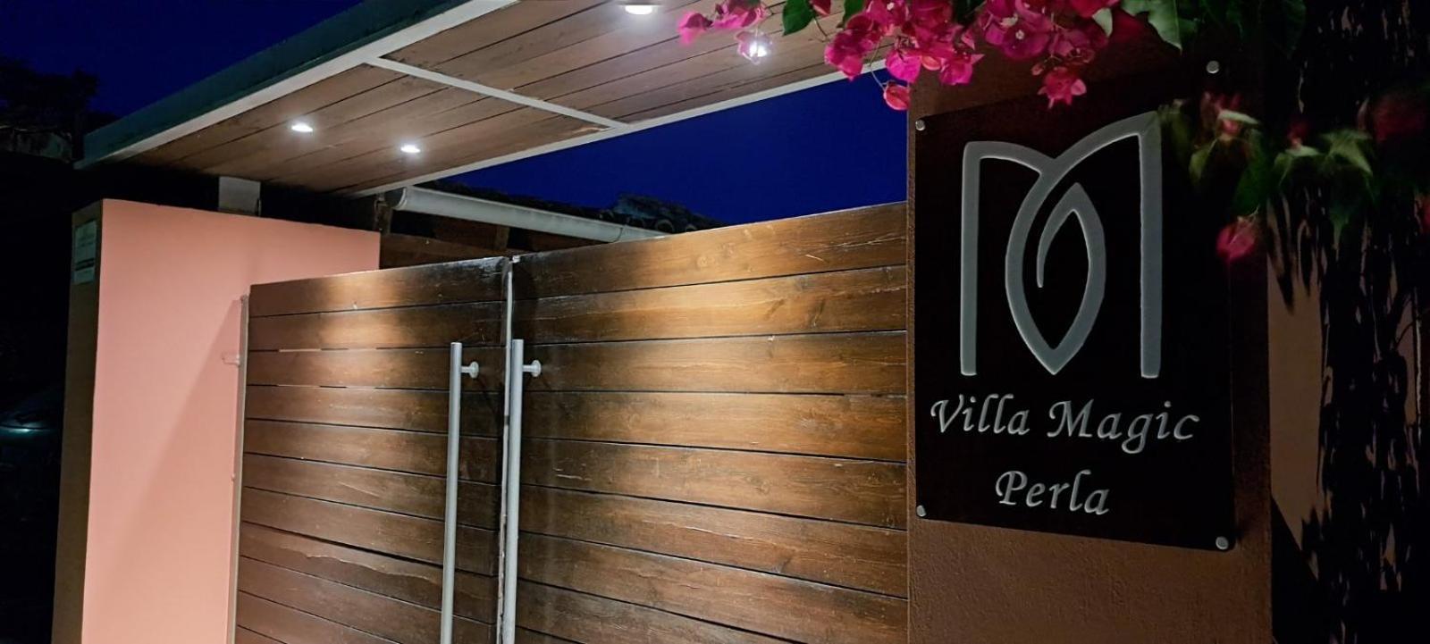 Villa Magic Perla กูเวีย ภายนอก รูปภาพ