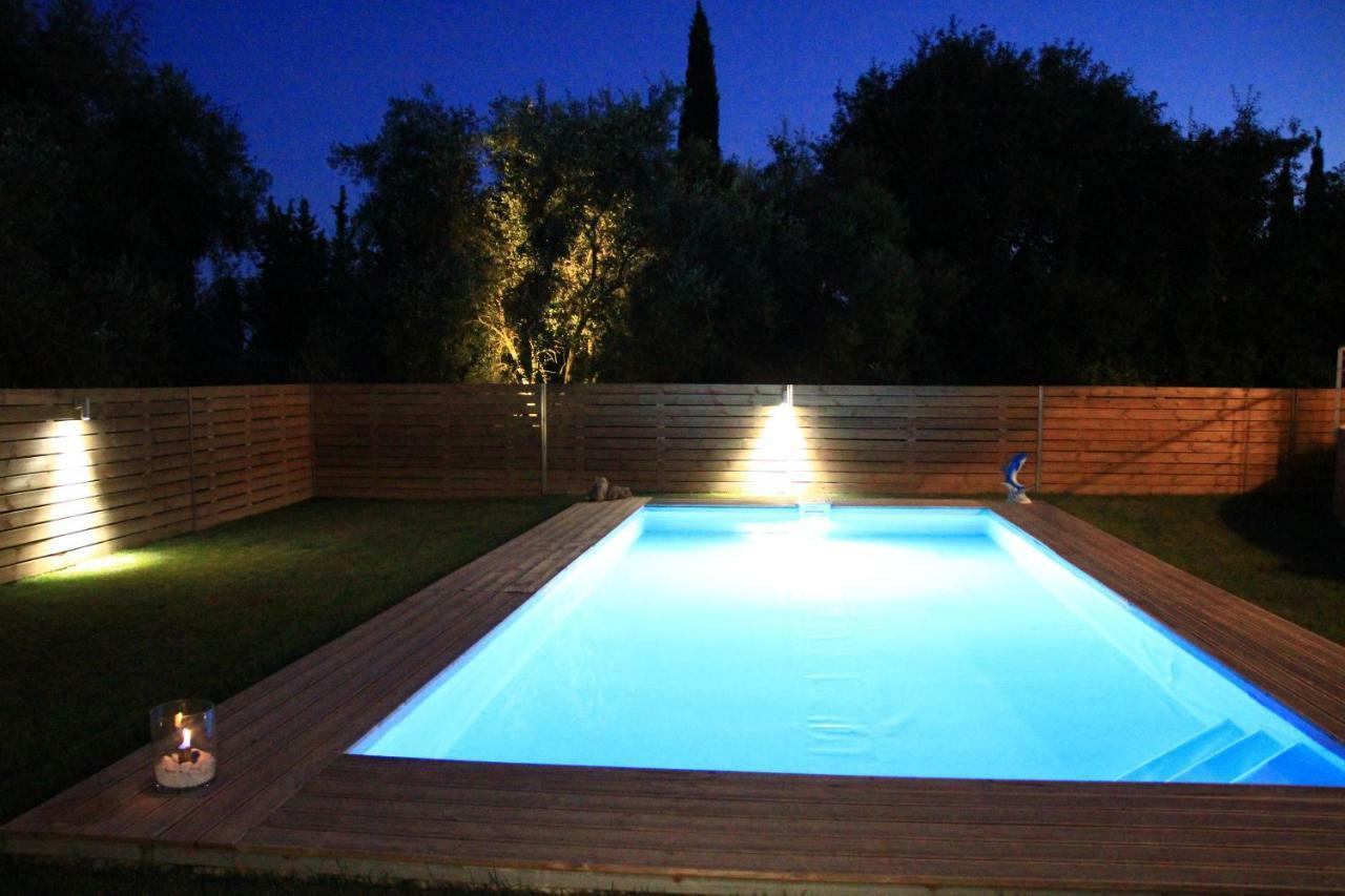 Villa Magic Perla กูเวีย ภายนอก รูปภาพ